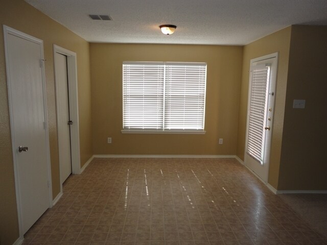 Building Photo - 108 Quail Meadows Ln