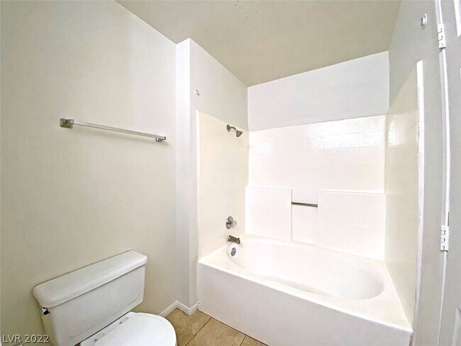 Building Photo - 7300 W Pirates Cove Rd