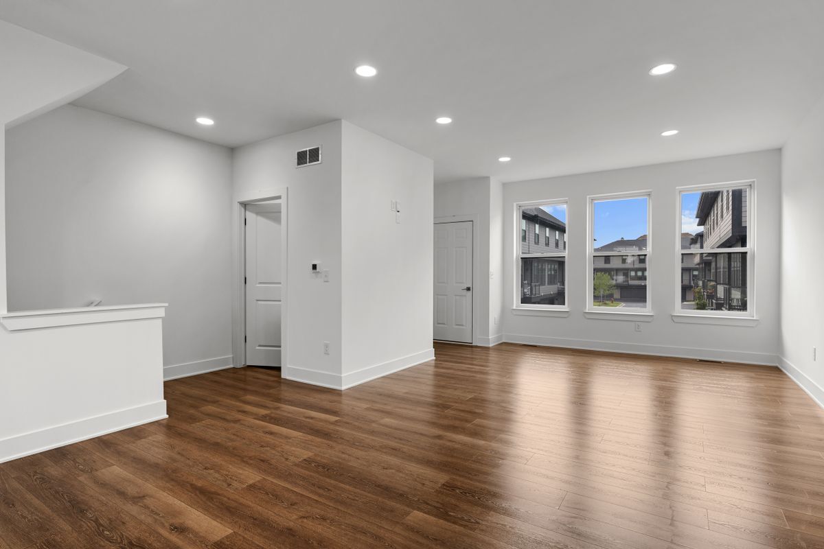 Building Photo - 2845 Summers Pl