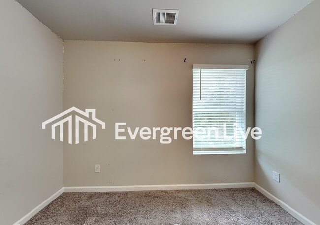 Building Photo - 150 Ross Dr