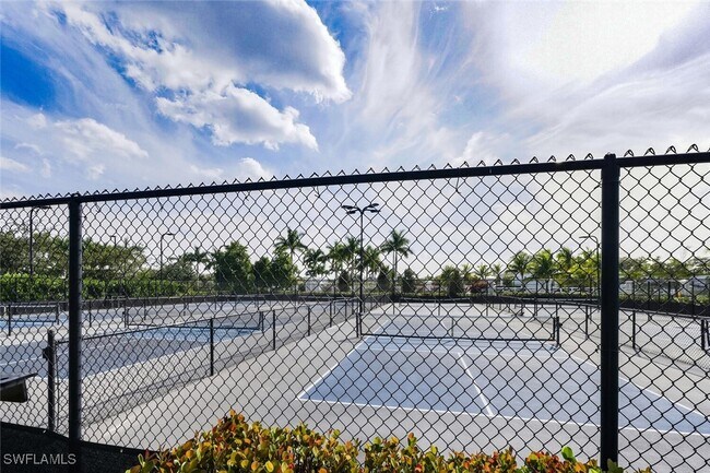 Building Photo - 28044 Sanibel Sands St