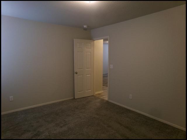 Building Photo - 10 Wisteria Dr