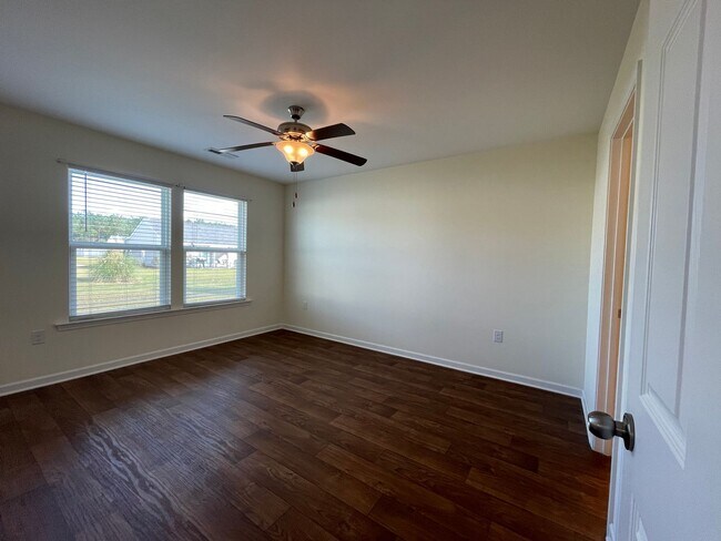 Building Photo - Don't miss this cute 3BR/2BA home in St. John's Ridge w/ attached garage!