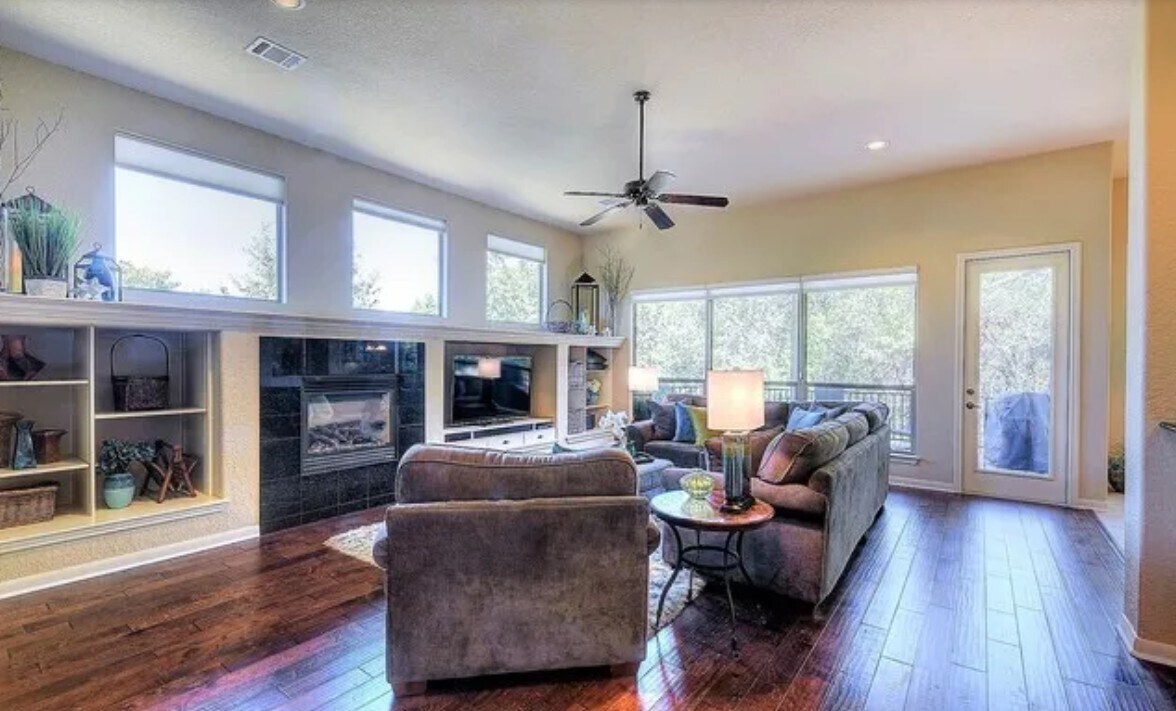 Building Photo - 3207 Medaris Ln
