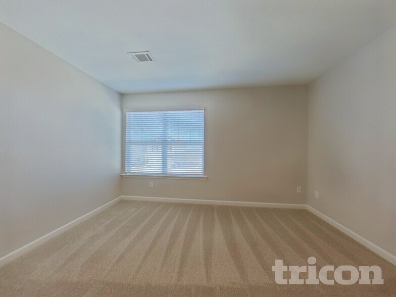 Building Photo - 3542 Falconwood Dr