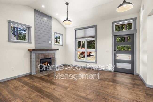 Building Photo - 7013 Stanich Ave