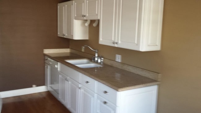 Kitchen - 1311 E 1st St