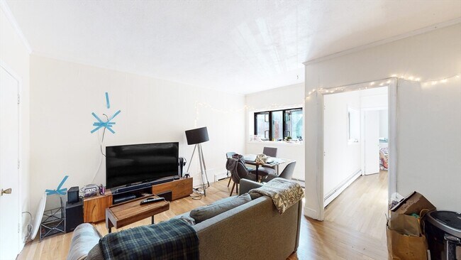 Building Photo - 519 Beacon St