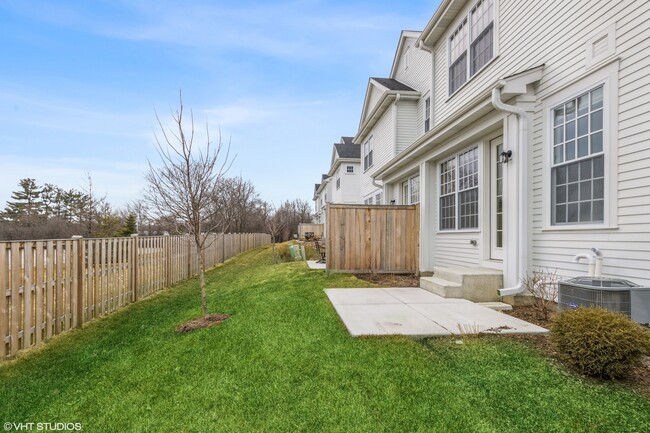 Building Photo - 738 Derby Ln