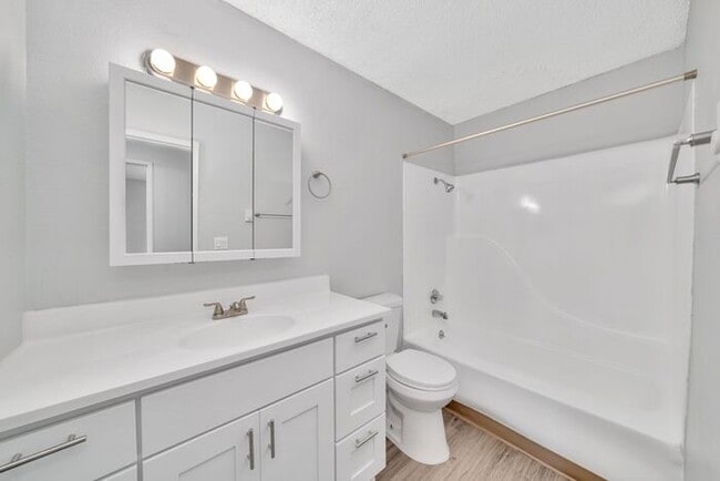 Building Photo - Remodeled 1 bedroom 1 bath