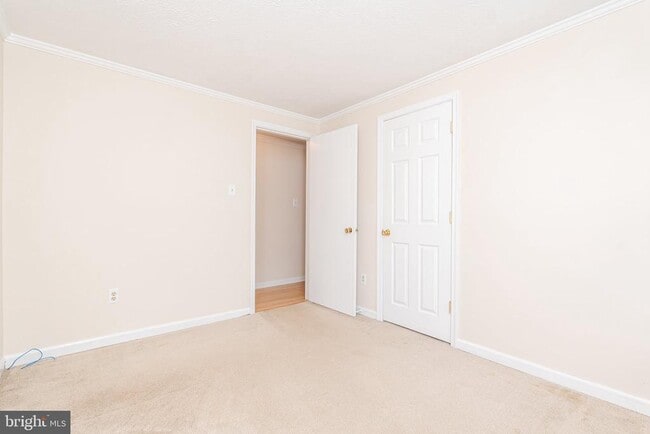 Building Photo - 60 Killdeer Ave