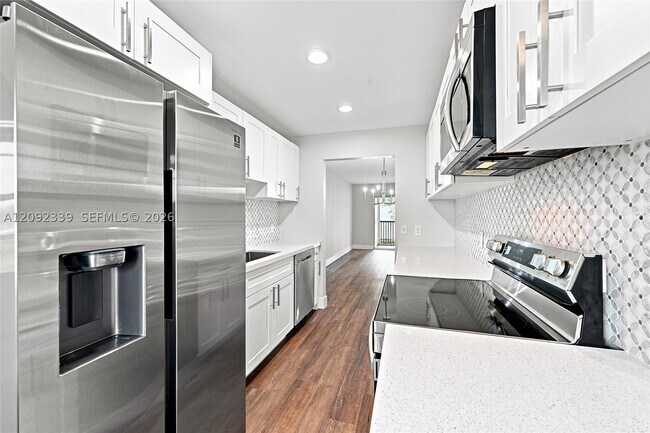 Building Photo - 1400 SW 124th Terrace