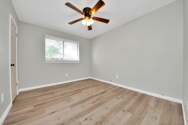 Building Photo - 22303 Acorn Chase Dr