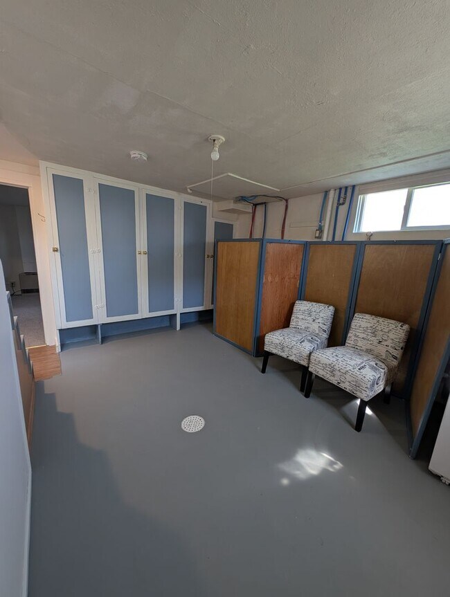 Building Photo - AAJ903