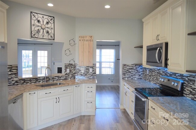 Building Photo - 16217 Peachmont Dr