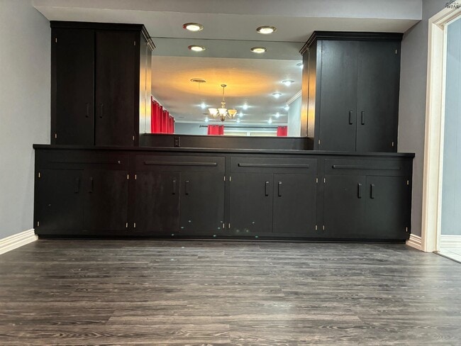 Building Photo - 2627 Bretton Rd