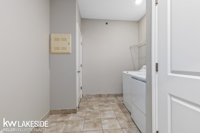 Building Photo - 45738 Utica Park Blvd