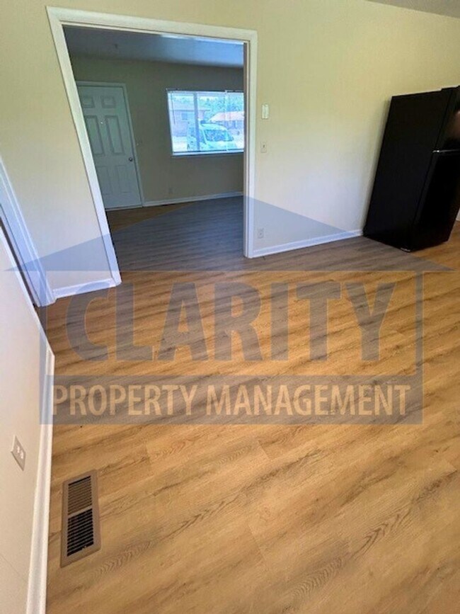 Building Photo - Three bedroom ranch-style home in Chattanooga!