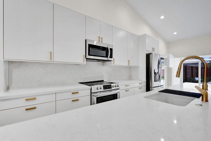 Building Photo - 11175 Jasmine Hill Cir