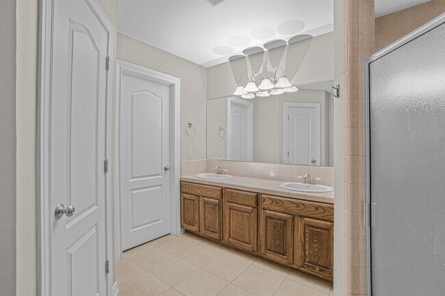 Building Photo - 3814 Sandcliff Dr