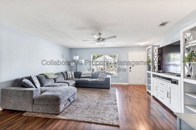 Building Photo - 215 Tigers Paw Dr