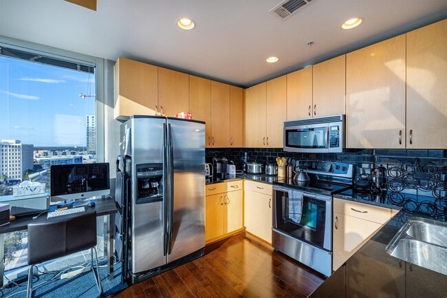 Building Photo - 777 N Ashley Dr