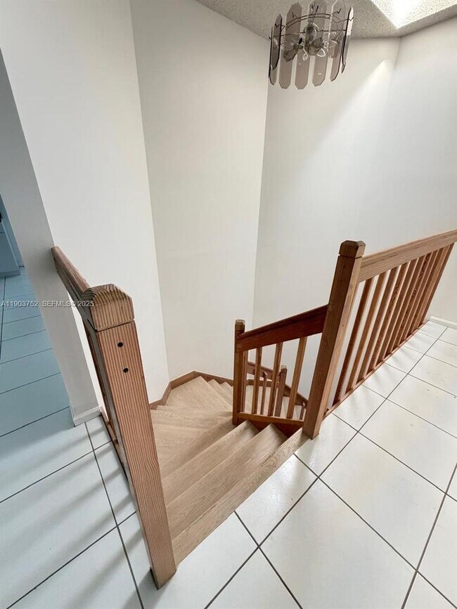 Building Photo - 11690 Briarwood Cir