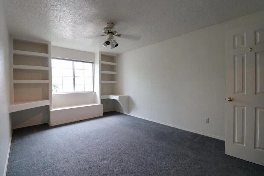 Building Photo - 8020 Brittany Ave NE