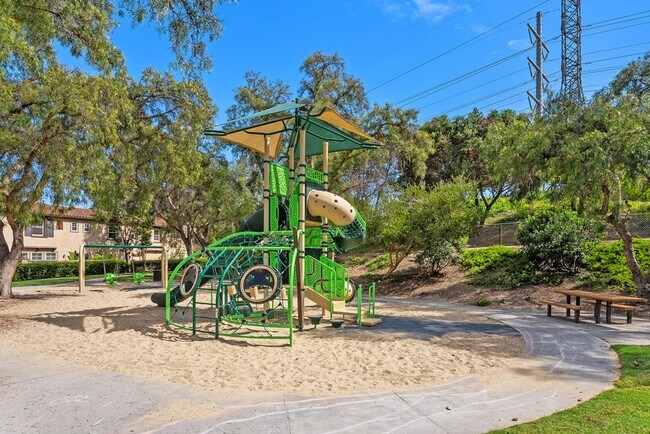 Building Photo - Stunning 5-Bedroom Pool Home in Talega – Luxury Living in San Clemente