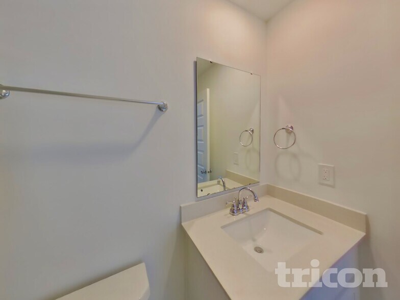 Building Photo - 11818 Moorfield Ln