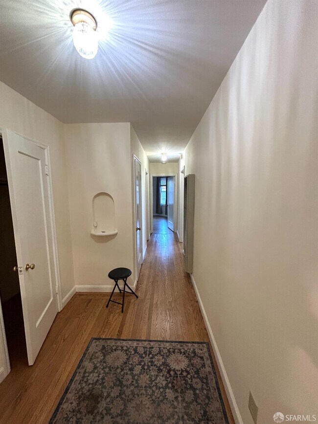 Building Photo - 106 Caselli Ave