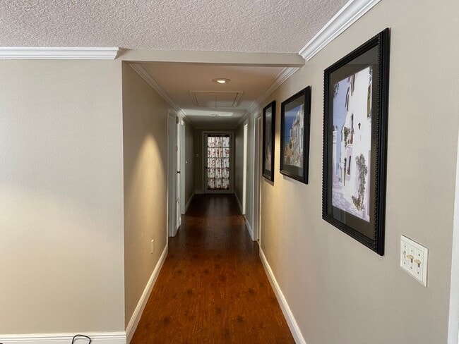 Building Photo - 313 S Observatory Dr