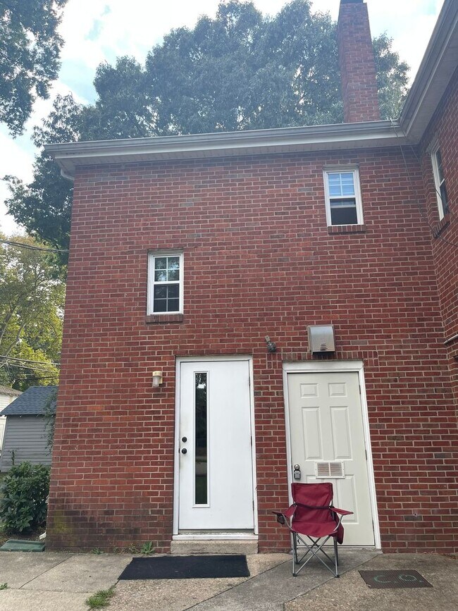 Building Photo - 2612 #7 Kecoughtan Road