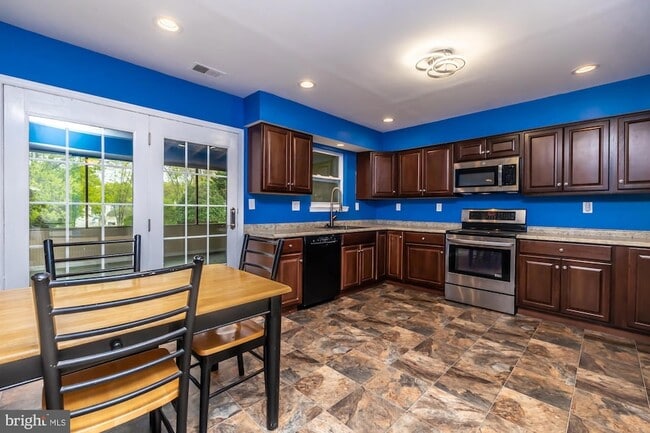 Building Photo - 3204 Norma Dr