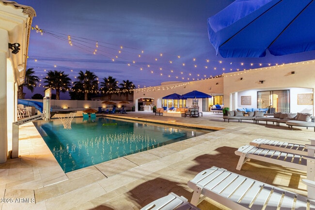 Building Photo - 2506 S 186th Dr