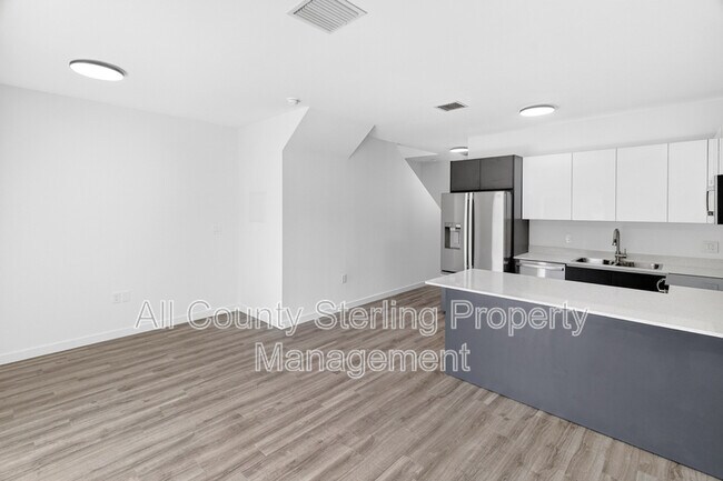 Building Photo - 1611 NW 29 Rd