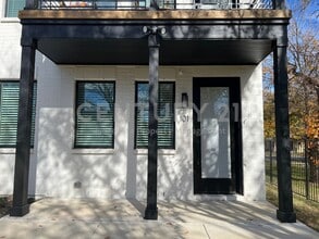 Building Photo - Contemporary 2/2 Apartment in Waxahachie For Rent!