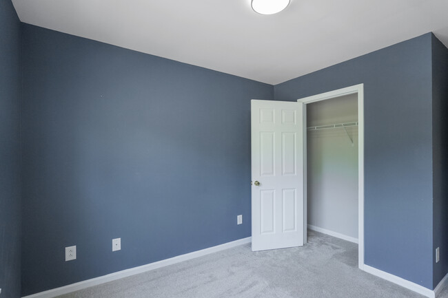 Building Photo - 1759 Hidden Creek Dr