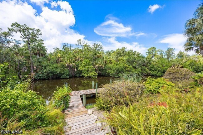 Building Photo - 25820 Creekbend Dr