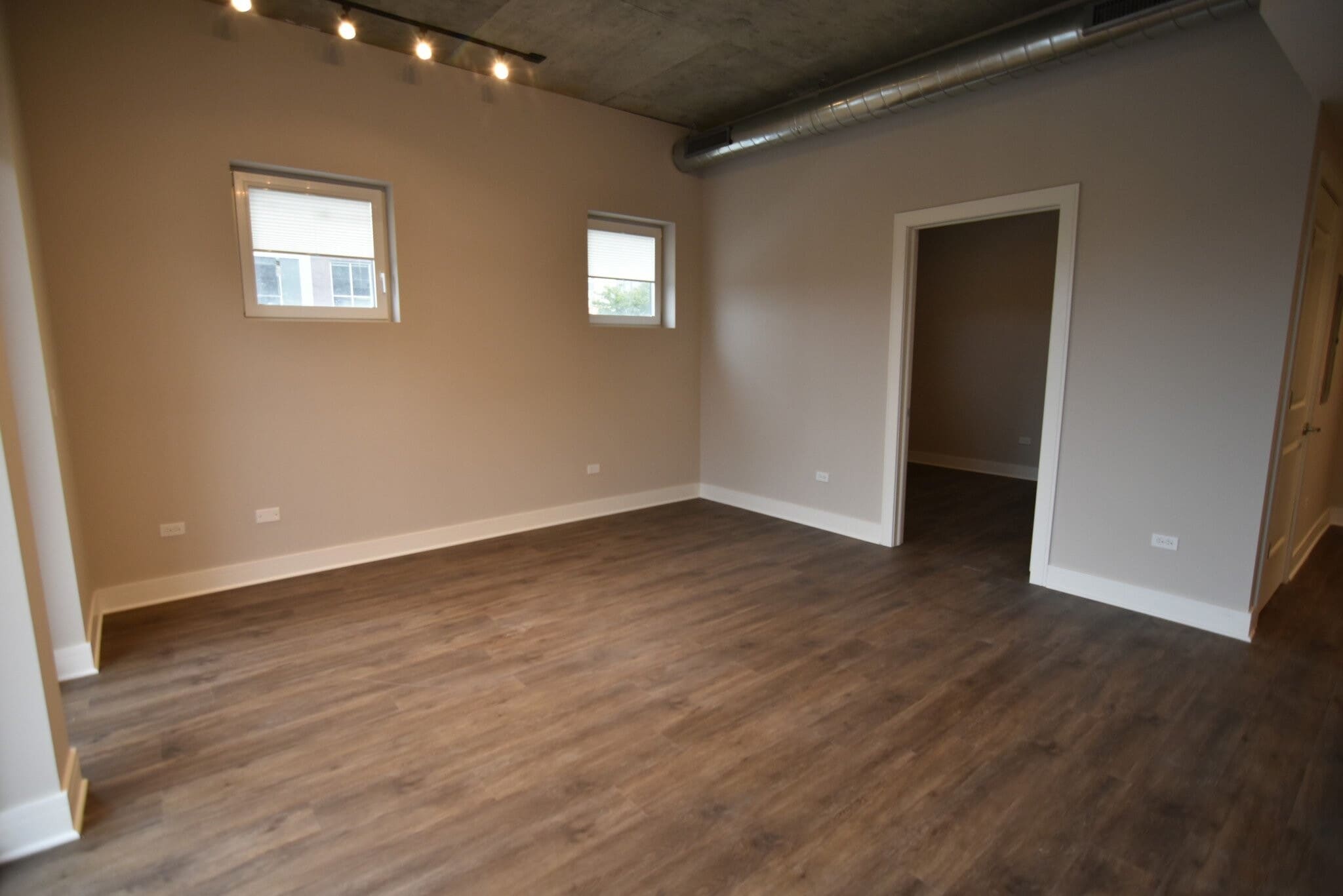 Building Photo - 3844 N Broadway