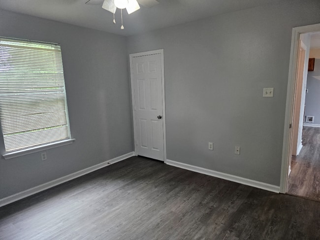 Building Photo - 4416 Rhodes Dr