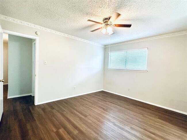 Building Photo - 1504 Sagebrush Dr