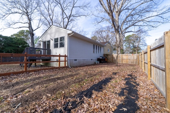 Building Photo - 509 Frank Ln