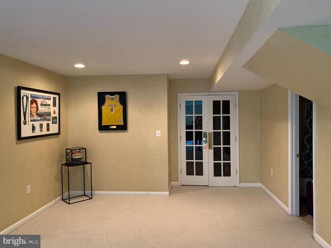 Building Photo - 17090 Anns Brook Ct