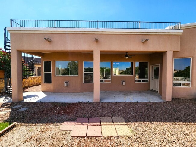 Building Photo - 4189 Capistrano Ave