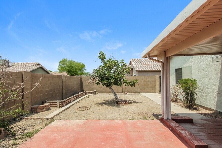 Building Photo - 8621 W Mission Ln
