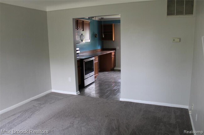 Building Photo - 3800 Normandy Rd
