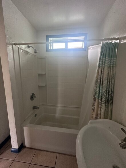 Bathroom - 1543 Nicola Ave