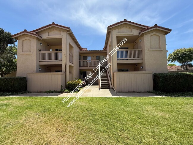 Primary Photo - Centrally Located Las Palmas Upstairs Cond...