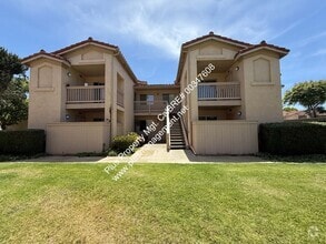 Building Photo - Centrally Located Las Palmas Upstairs Cond...